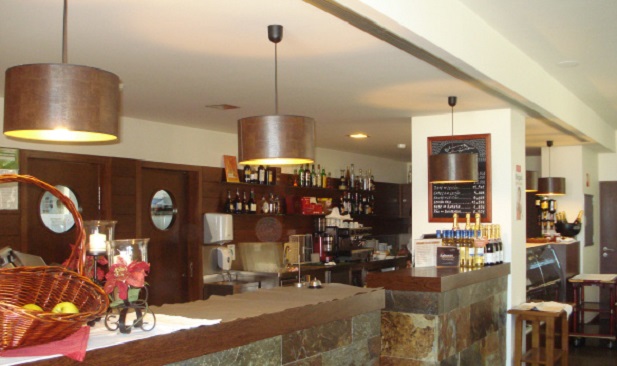 Covid-19: Acesso a restaurantes em 30 e 31 dez e 1 jan só com teste negativo ou autoteste feito à entrada Covid-19: Acesso a restaurantes em 30 e 31 dez e 1 jan só com teste negativo ou autoteste feito à entrada