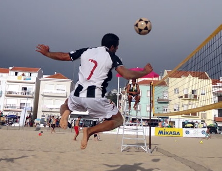 Varzim joga na praia