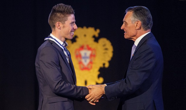 Cavaco Silva condecorou  Rui Costa