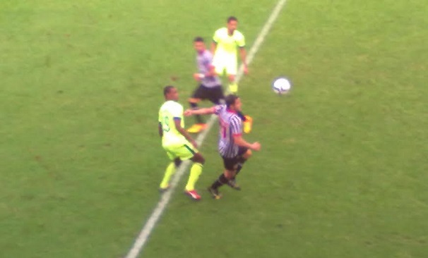 Varzim de regresso às vitórias (3-0)