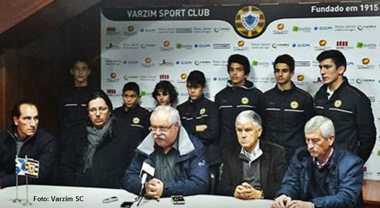 Jovens atletas ganham novos casacos numa oferta da Junta de Daniel Bernardo Jovens atletas ganham novos casacos numa oferta da Junta de Daniel Bernardo