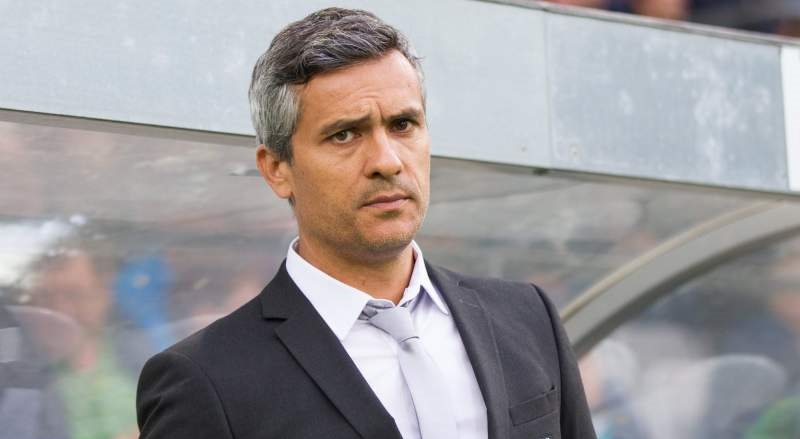 Varzim: Evangelista toma lugar de Capucho