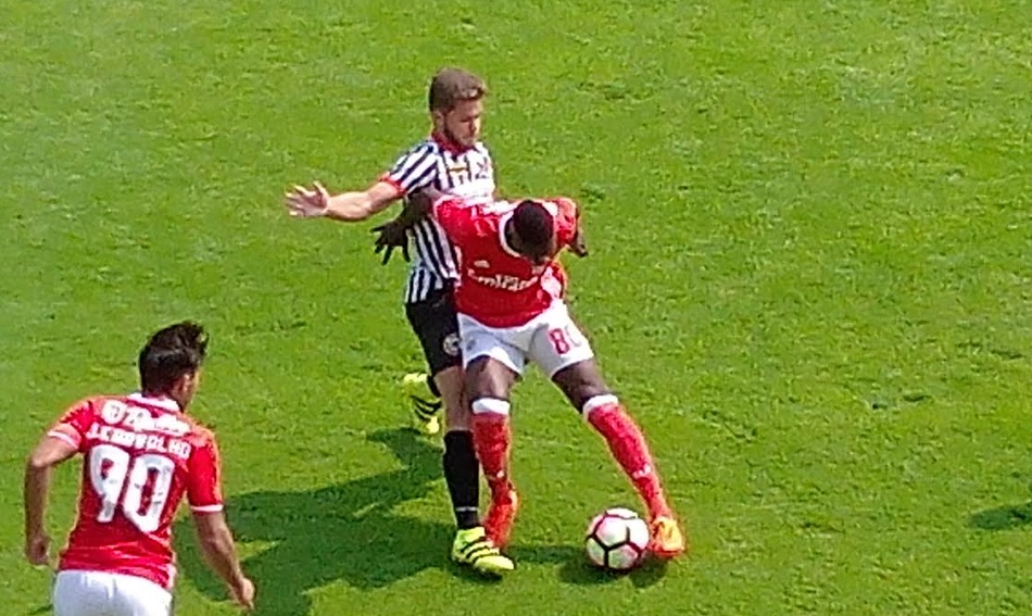 Varzim vence Benfica B (2-0) com nota artística Varzim vence Benfica B (2-0) com nota artística