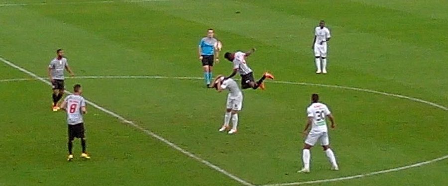Empate caseiro do Varzim (1-1) sobre o Viseu foi mal menor Empate caseiro do Varzim (1-1) sobre o Viseu foi mal menor