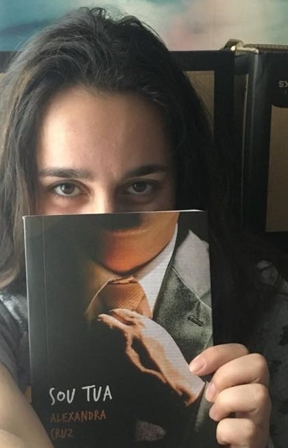 Alexandra Cruz: Escritora poveira lança livro Alexandra Cruz: Escritora poveira lança livro