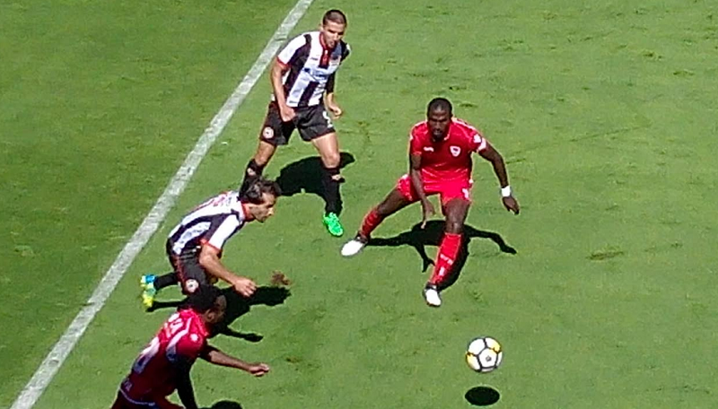Erro de Paulo Vítor resultou no empate do Varzim (1-1) diante do Gil Vicente Erro de Paulo Vítor resultou no empate do Varzim (1-1) diante do Gil Vicente
