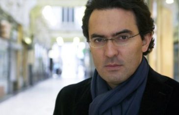 Juan Gabriel Vasquez vence Prémio Correntes