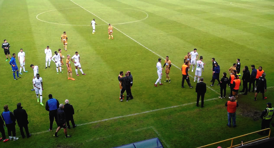 Jogo estragado por arbitragem sem nível