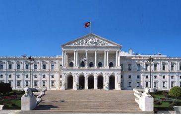 “Correntes” com louvor na Assembleia da República