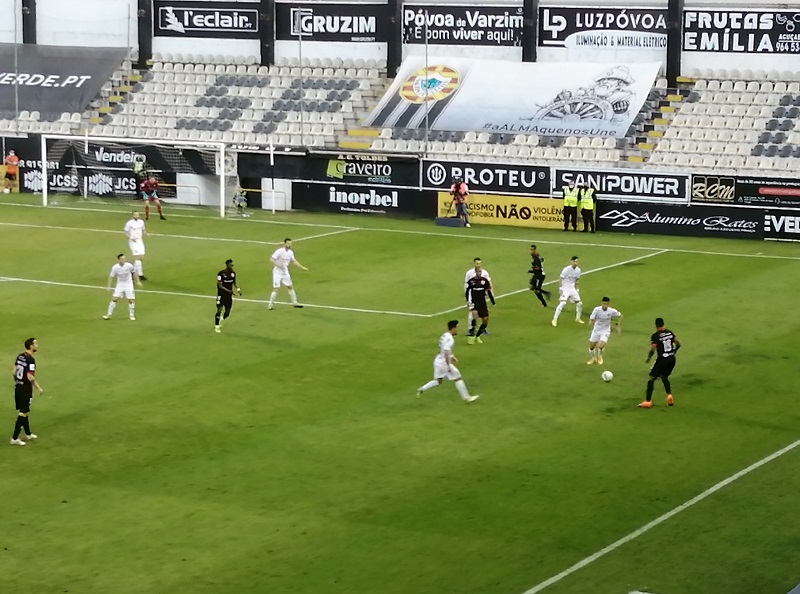 Varzim afunda-se mais ao voltar a perder em casa (1-2) Varzim afunda-se mais ao voltar a perder em casa (1-2)