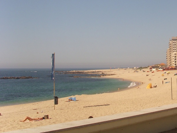 Praia da Lagoa liberada para banhos