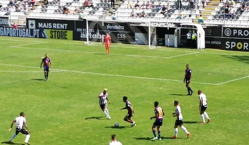 Varzim empata (2-2) com o Chaves no regresso do público ao estádio poveiro Varzim empata (2-2) com o Chaves no regresso do público ao estádio poveiro