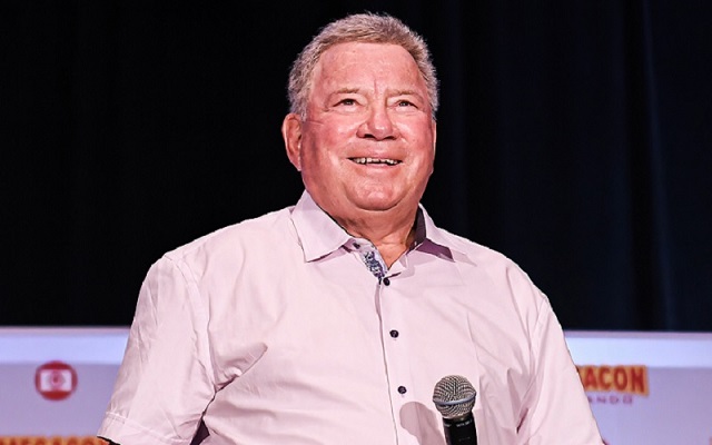 Ator William Shatner vai  finalmente ao espaço aos 90 anos de idade