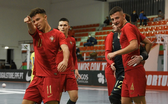 Sub-19 de futsal portugueses batem checos e apuram-se para Europeu Sub-19 de futsal portugueses batem checos e apuram-se para Europeu