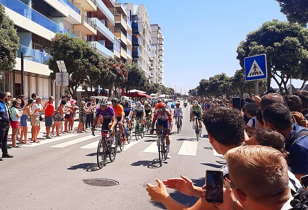 Volta a Portugal passou pela Póvoa com milhares a apoiar