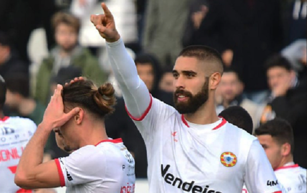 Varzim líder à condição depois de vencer o Anadia (2-1)